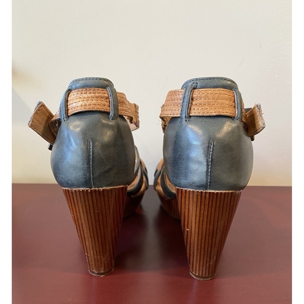 Miz Mooz Petra Wedge Heel Sandals Women's Size 6.5 Blue and Beige Leather Shoes - Picture 3 of 10